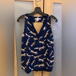 Cooper & Ella coyote novelty print with v neckline top Size S